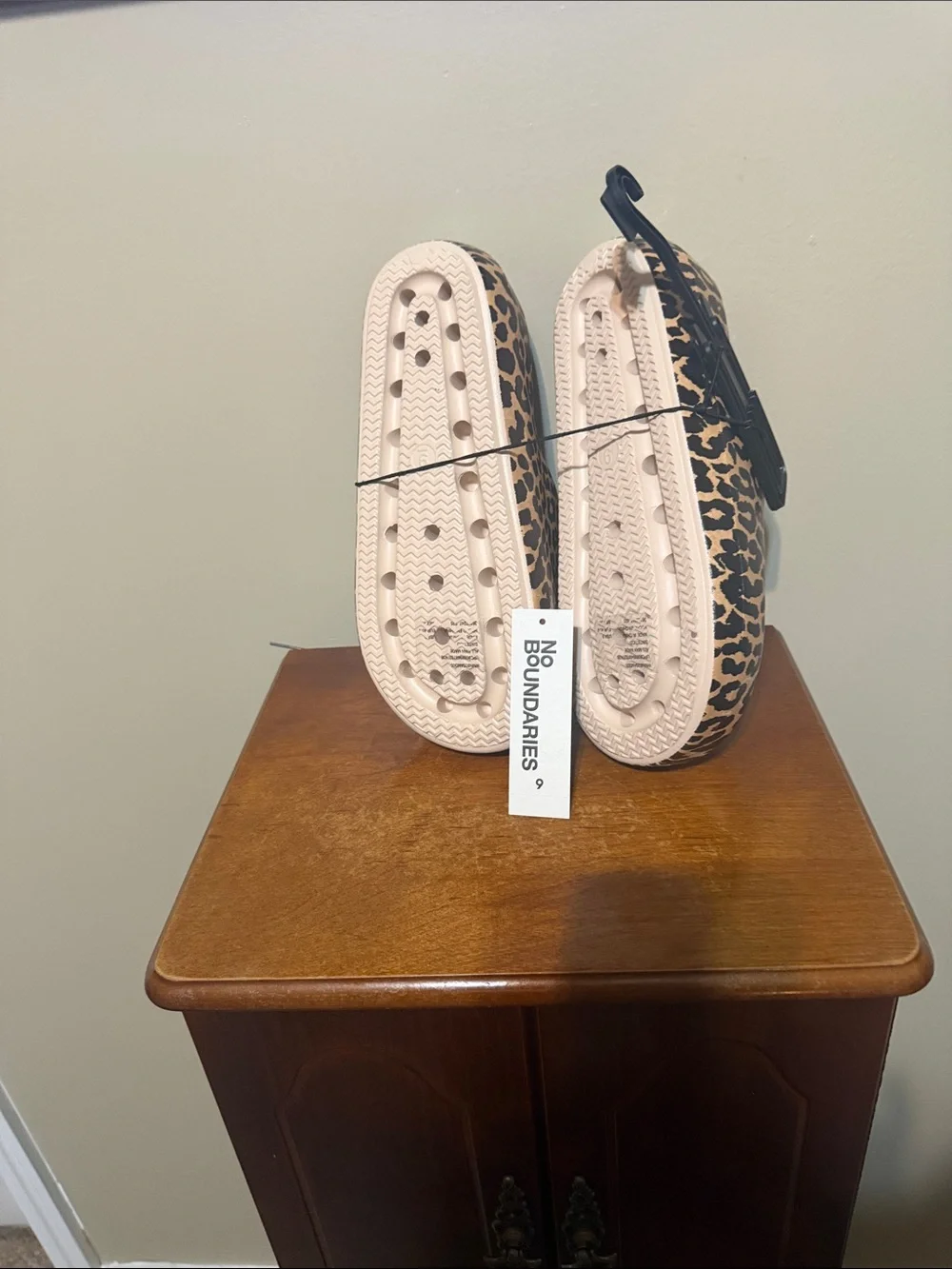 No Boundaries Leopard Print Slide Sandals - Tan & Black
